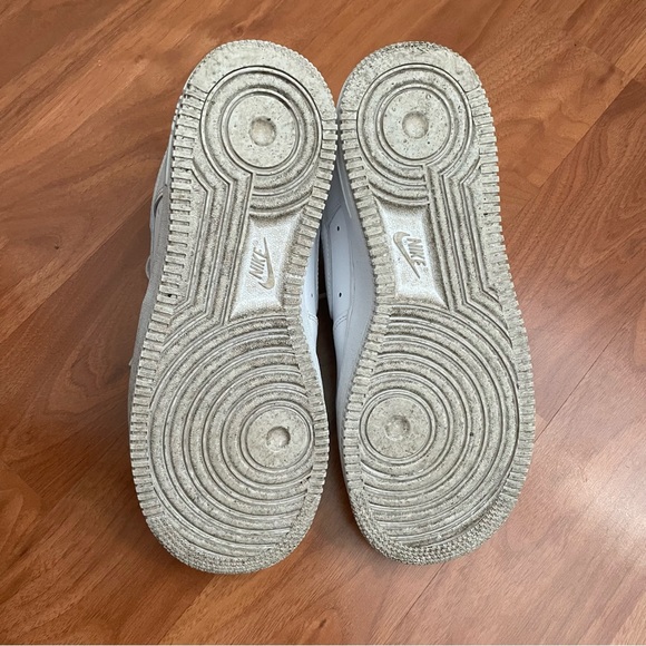 Nike Air Force 1s ‘07 - Picture 7 of 8